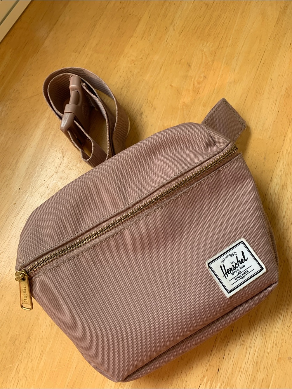 3 for $20 😍 Herschel Supply Co. Dusty Rose Canvas Hip Pack with Gold Zipper